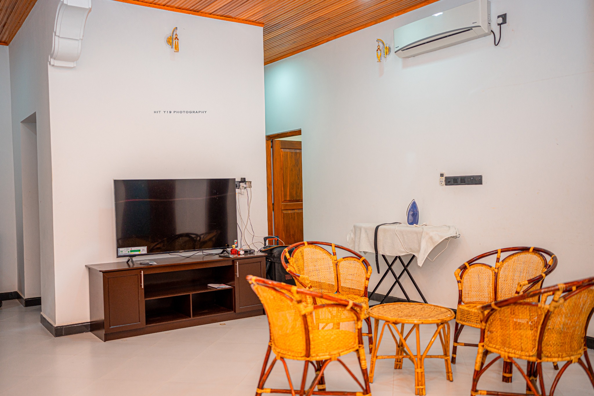 Shared living area at Kal Pasi Resort